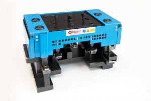 Matriz para serie abisagrada con protecciones